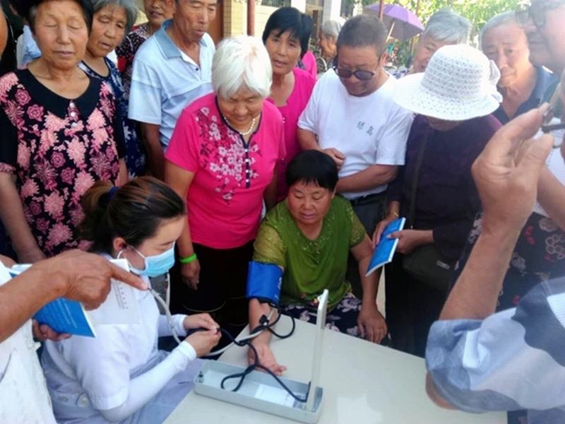 咸阳肿瘤医院组织开展科普下乡义诊活动