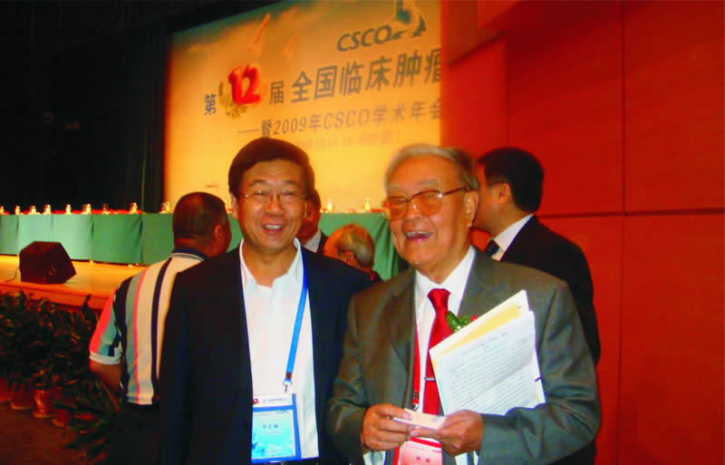 2009年李去病教授与国际著名肿瘤专家、中国工程院院士孙燕教授。