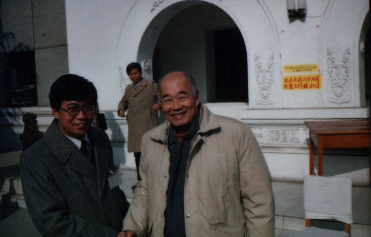 李去病教授与中国抗癌协会理事长张天泽教授一起。