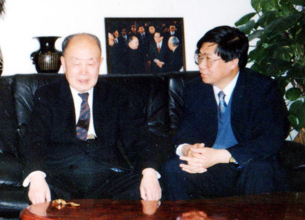 全国政协副主席马文瑞在京多次接见李去病院长，勉励他在肿瘤研究领域做出更大的贡献。