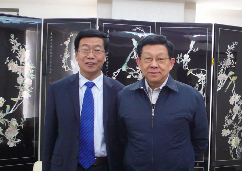 商务部部长陈德铭亲切约见李去病院长，充分肯定他在肿瘤防治工作中的成就贡献。