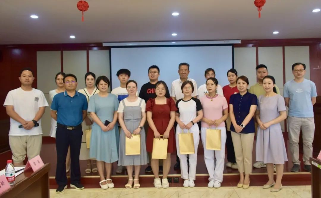 七一特辑丨咸阳肿瘤医院举办“诵读红色经典 喜迎七一华诞”—读书分享会活动