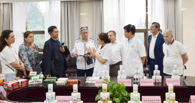 乌兹别克斯坦医疗专家再访咸阳肿瘤医院